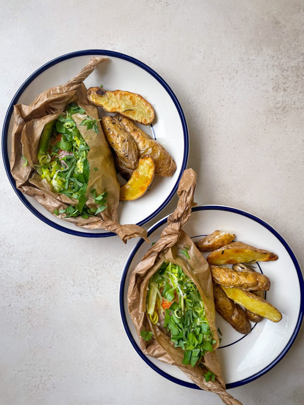 Dry-Aged Lachsforelle aus dem Ofen mit Spargel Lauch und Ofenkartoffeln