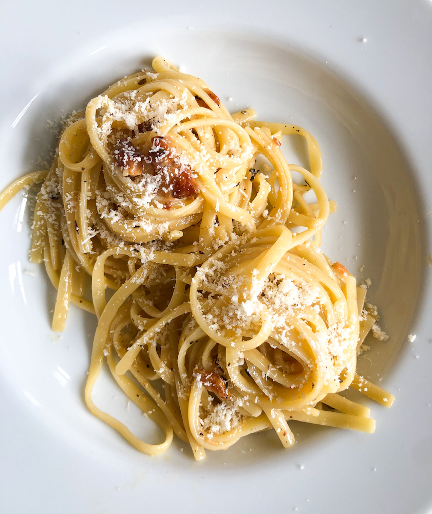 Spaghetti Carbonara mit Speck aus Lachsforellen-Belly